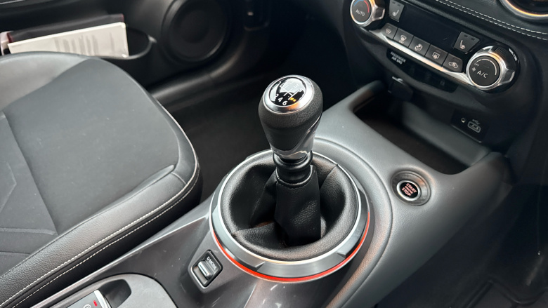 Nissan Juke 1.0 DiG-T 114 Tekna 5dr Petrol Hatchback